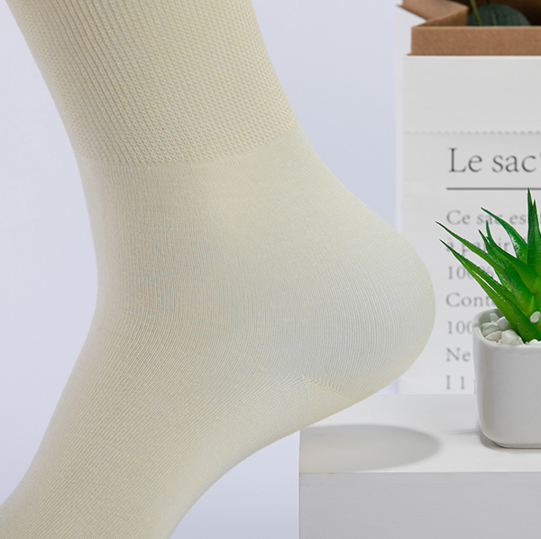 Antimicrobial Loose Fit Socks